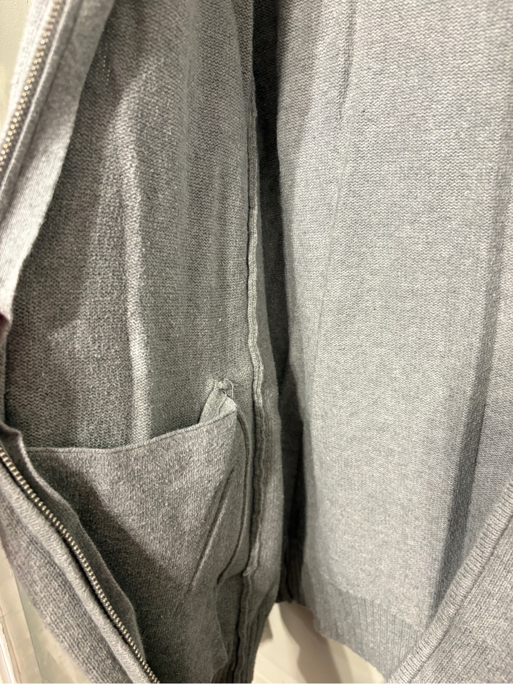 Tommy Hilfiger Men’s Light Gray Full-Zip Sweater with Cream Ribbed Collar - Picture 7 of 8